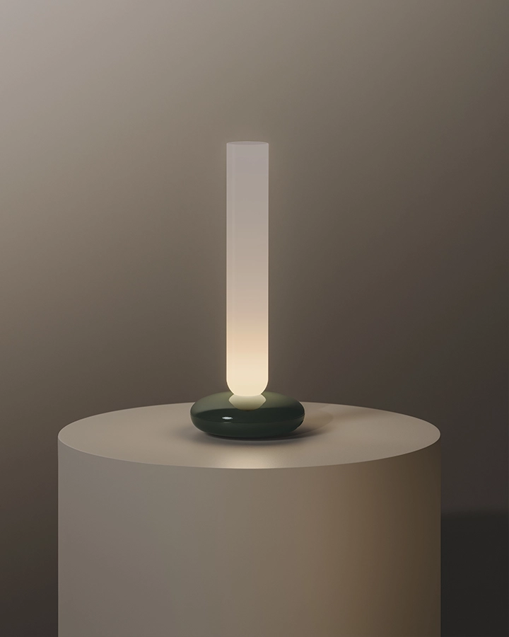 Alba Floor and table